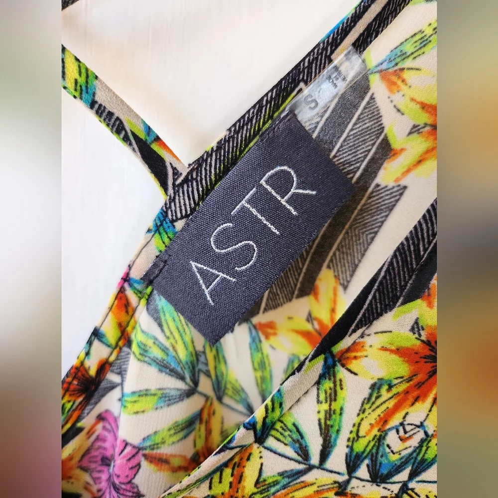 ASTR Sheer Floral-Geometric Cold-Shoulder Swim Coverup Kaftan Dress Tropical